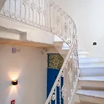 Mandera's Boutique Suites&dorms La Valette