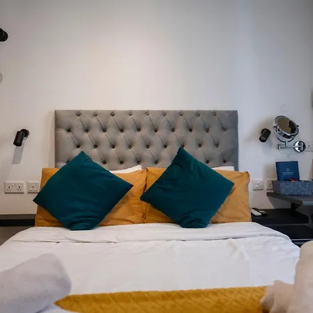 Mandera's Boutique & Dorms Guest house *