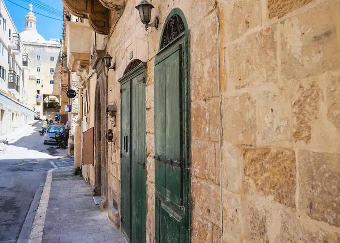 Mandera's Boutique Suites&dorms *