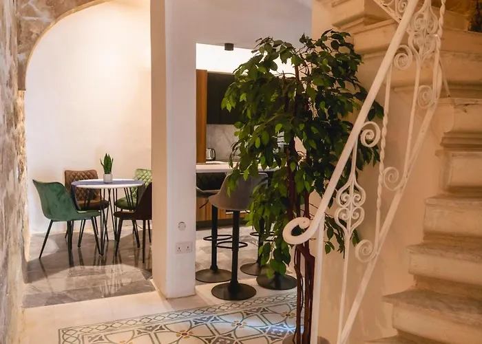 Mandera's Boutique Suites&dorms La Valette