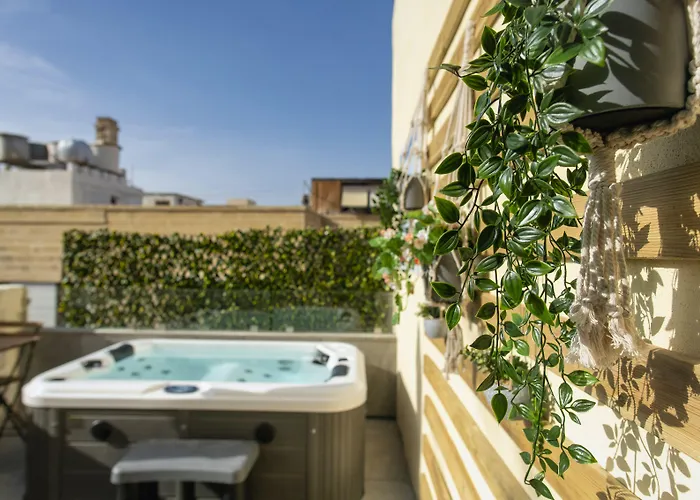 Mandera's Boutique Suites&dorms La Valette