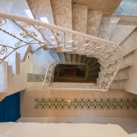 Mandera's Boutique & Dorms בית הארחה *