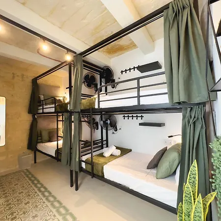 בית הארחה Mandera's Boutique & Dorms *
