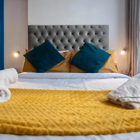 Pensionat Mandera's Boutique & Dorms Valletta