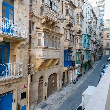 Mandera's Boutique & Dorms בית הארחה *