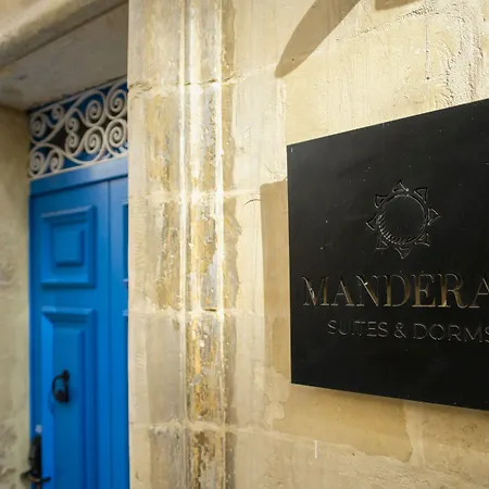 Mandera's Boutique & Dorms Pensjonat