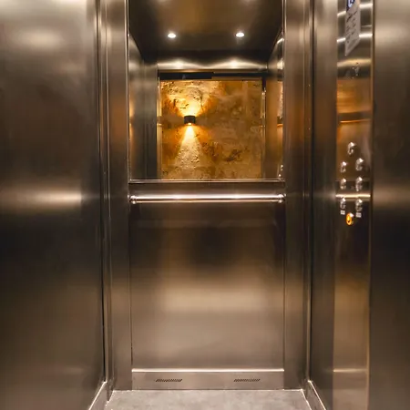 Mandera's Boutique & Dorms Pensión La Valeta